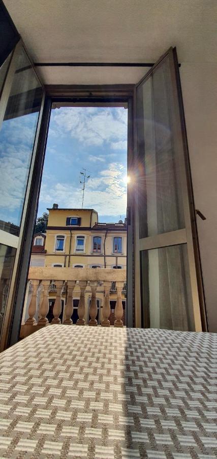 Hotel Mondial Милано Екстериор снимка